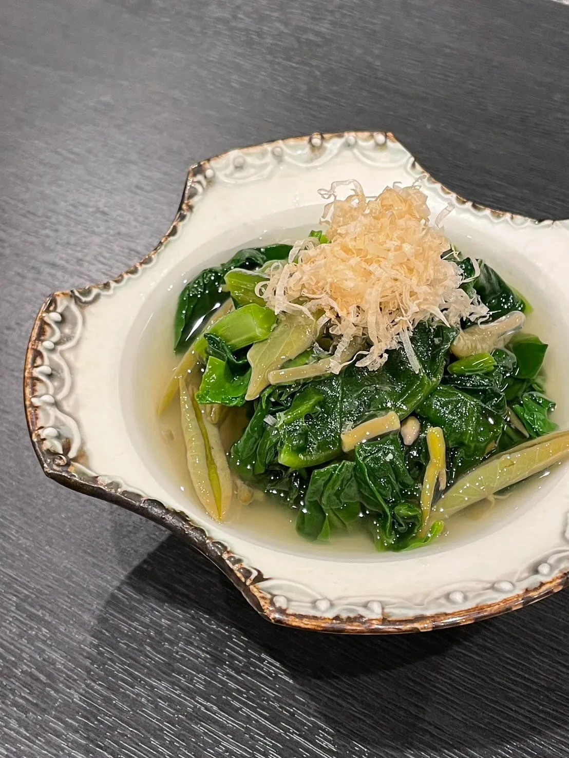 【つるむらさきとじゅんさいの生姜酢和え】